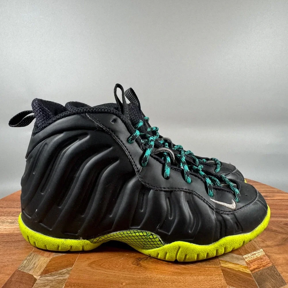 Nike Little Posite One Black Green Strike Kids Basketball Shoes DZ2853-001 11.5C